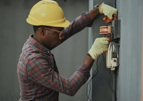 The Advantages of Hiring Electrician Services