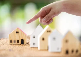 How Changing Seasons Affect Real Estate Decisions